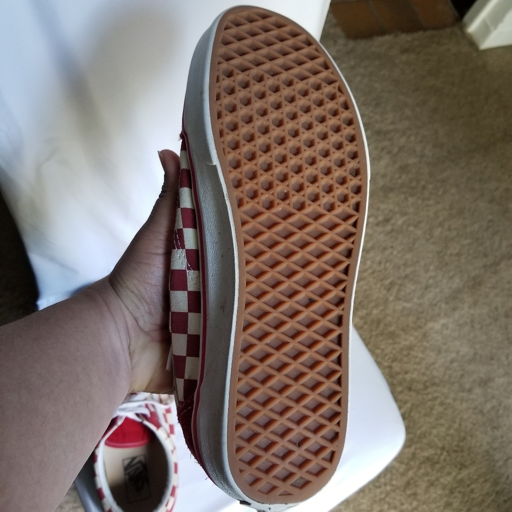 Van's Old Skool Red And Marshmallow Checkered Low Top - Picture 6 of 7